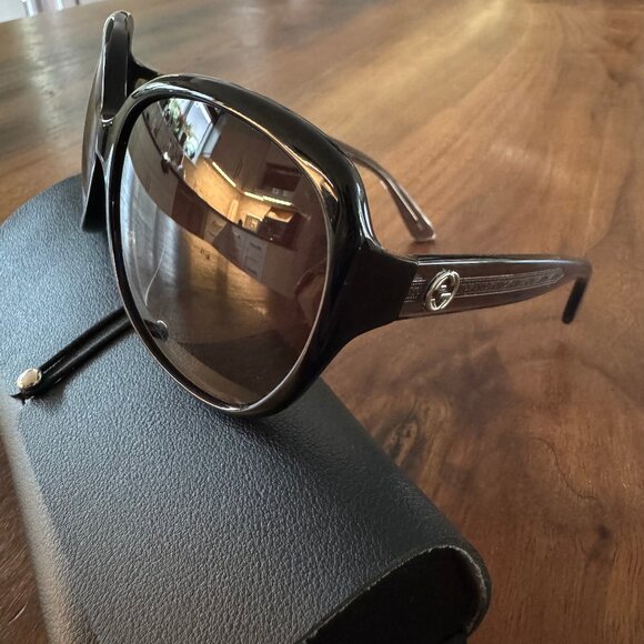 Authentic Gucci GG0080SK sunglasses - Picture 3 of 7